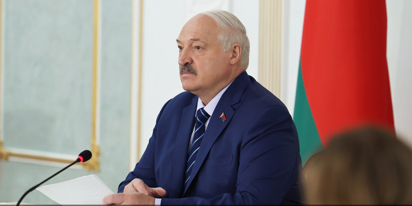 Президент Беларуси в ходе селекторного совещания назвал главные условия успеха уборочной кампании