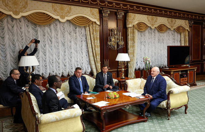 Беларусь очень хочет активизировать сотрудничество с Эфиопией. А. Лукашенко встретился с министром иностранных дел Эфиопии Г. Тимотевосом