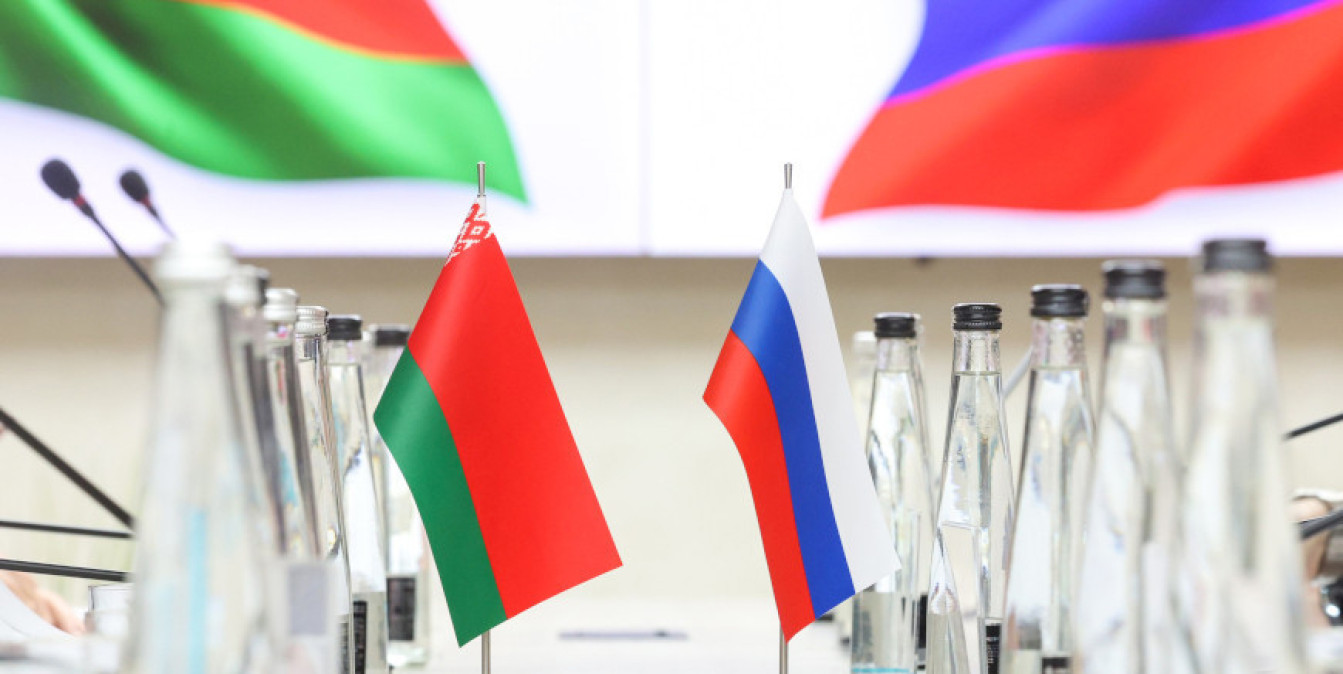 Лукашенко и Путин провели телефонный разговор: поздравления с Пасхой и обсуждение сотрудничества