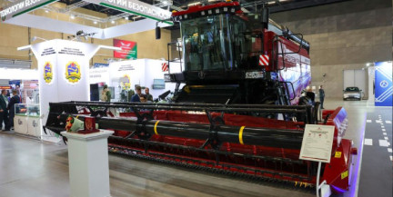 Знак качества за «чудо-машину»: А. Лукашенко отметил белорусский комбайн