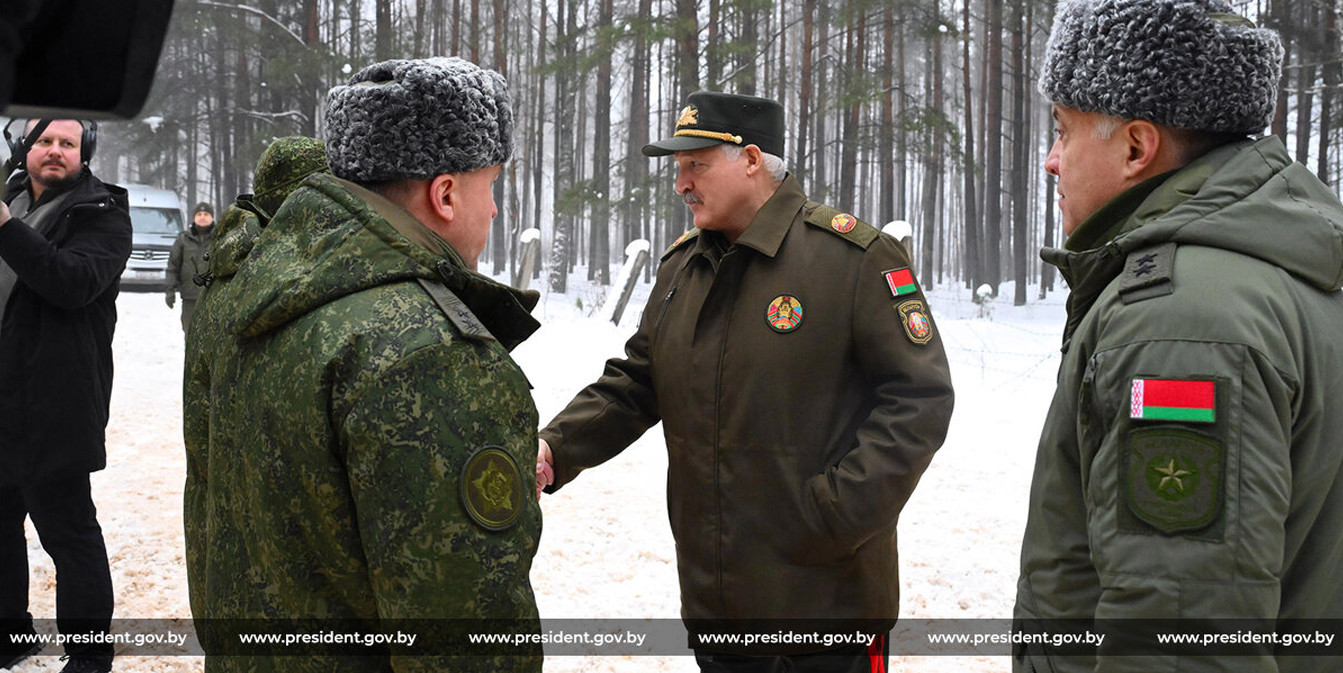 Лукашенко лично проверил боеготовность Вооруженных Сил