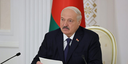 Лукашенко: Оснащение войск современным вооружением – приоритет для обороны Беларуси