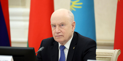 Лукашенко поздравил генсека СНГ Лебедева с днем рождения