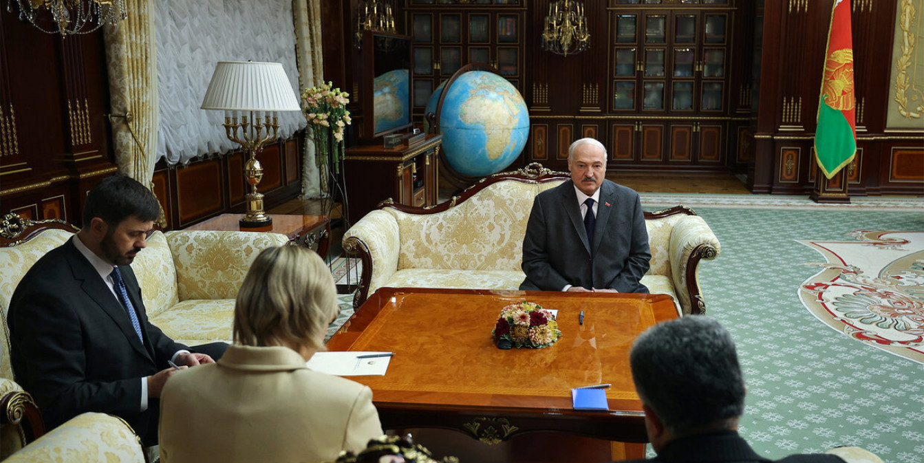 Президент встретился с послом Ирана в Беларуси