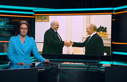 После визита в Москву Александр Лукашенко продолжил рабочую поездку в регионы