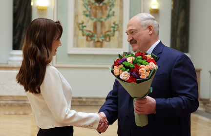 «Мы с гордостью говорим: «Зроблена ў Беларусi». А. Лукашенко впервые вручил символы Государственного знака качества