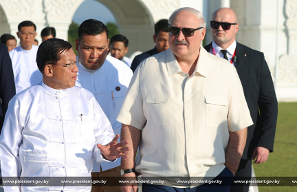 Большая командировка: Александр Лукашенко посещает страны Азии и Ближнего Востока. Главное