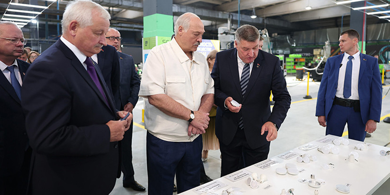 Александр Лукашенко на БЭЛЗ