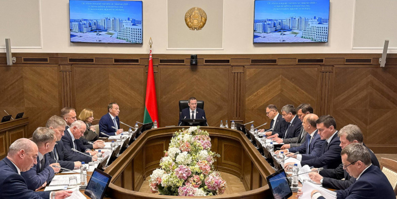 Премьер‑министр Беларуси Александр Турчин проводит рабочее совещание