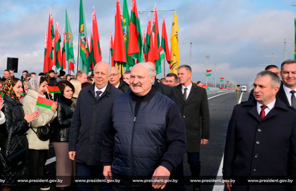 «Мосты и дороги – это наиважнейшая задача государства». А. Лукашенко открыл обновленный мост через Припять в Мозыре