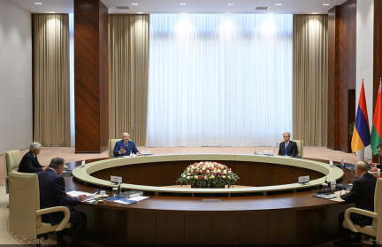 Украина примет предложенный США мирный договор – А. Лукашенко