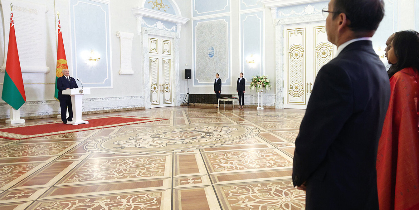 Александр Лукашенко принял верительные грамоты послов 10 государств