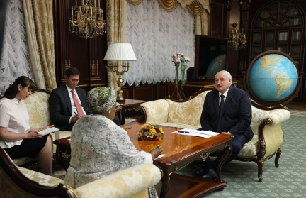 Александр Лукашенко встретился с первыми леди Нигерии и Зимбабве. О чем договорились?