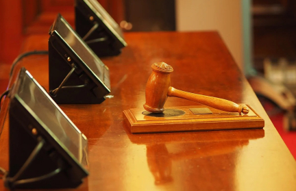 ЦИК Молдовы отстранил оппозиционную партию от выборов за два дня до голосования