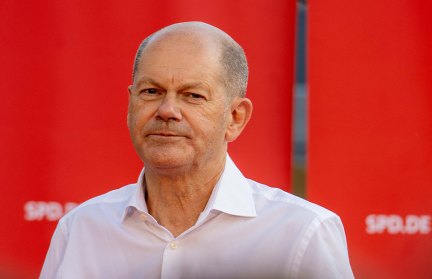 Шольц заявил о намерении покинуть политику