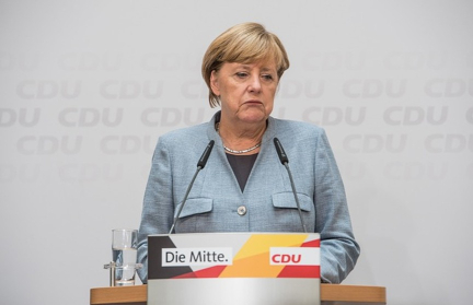 «Угнетающая». Меркель оценила перепалку Трампа и Зеленского