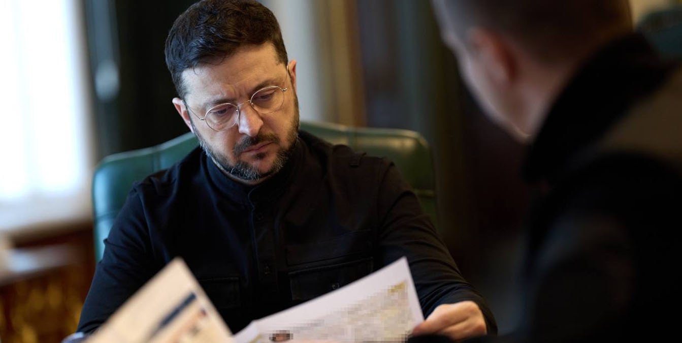 Владимир зеленский принимает решение