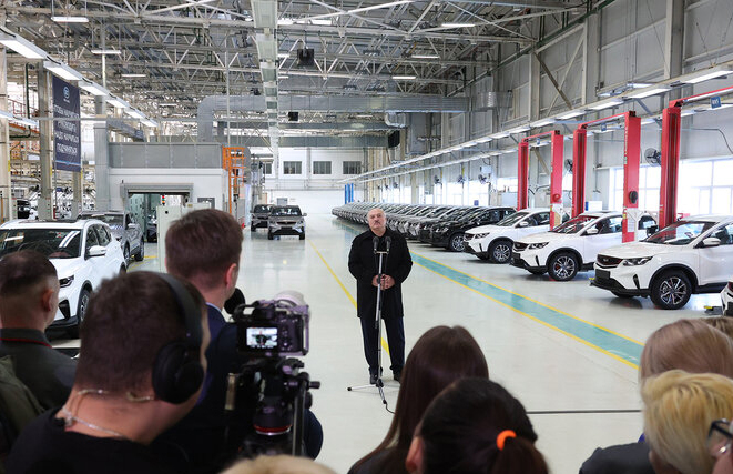 «Главная задача правительства и министра – кровь из носу удовлетворить спрос». А.Лукашенко посетил завод «БелДжи»