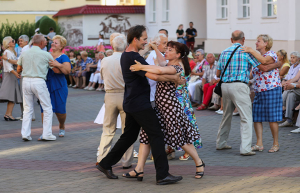 В мае в каждом районе Минска откроют танцплощадки