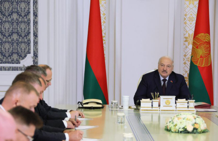 Президент призвал новых глав райисполкомов и руководителей предприятий не отбрыкиваться от людей