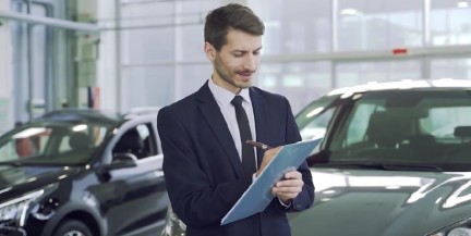 Кредит, лизинг или накопление: как белорусы покупают автомобили и попадают в ловушки мошенников