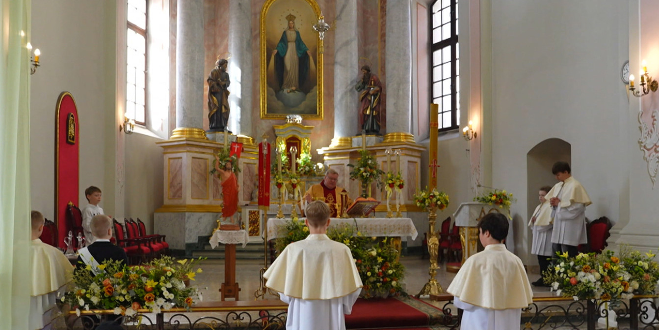 Пасху празднуют католики и протестанты. Об основных службах и традициях белорусов – в репортаже ОНТ