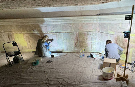 Достойно Лувра: фрески XVIII века нашли при реставрации во дворце в Беларуси