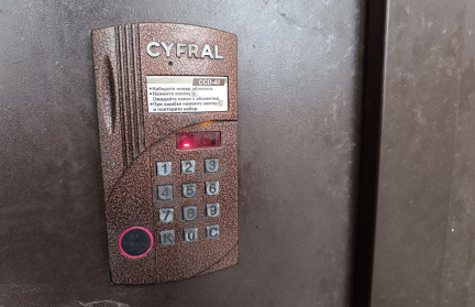 Уломают даже самых несговорчивых. Журналист ont.by пообщалась с домофонными мошенниками