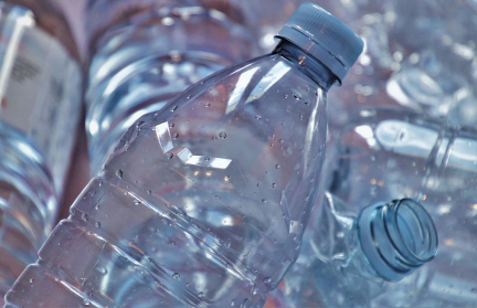 Белорусская школьница придумала как можно реализовывать пластиковые бутылки