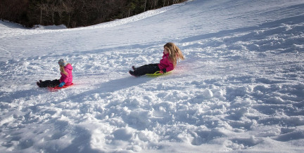 Не вставайте сразу! Врач рассказал, что делать при травме во время катания на тюбинге