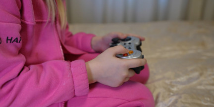 Социальная сеть для детей или ловушка для мошенников? Почему Roblox заблокировали в России – в репортаже ОНТ