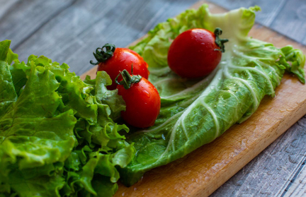 Как правильно мыть овощи, зелень и ягоды, рассказали специалисты