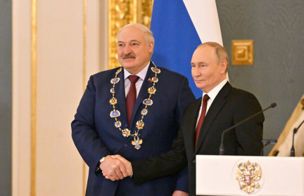 Третий день рабочего визита А. Лукашенко в Москву: итоги саммита СНГ, переговоры с В. Путиным и высшая госнаграда России