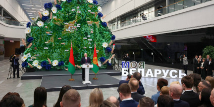 Лукашенко лично продегустировал продукцию от агрокомбината «Дзержинский» и «Коммунарки»