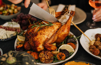 Осталась еда после праздника? Разбираемся, какие блюда можно заморозить, а что лучше сразу выбросить