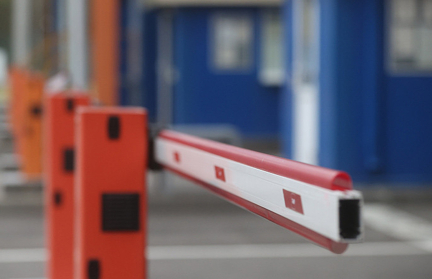 3 790 авто и 38 автобусов. В ГПК рассказали о ситуации на границе после открытия польских пунктов пропуска