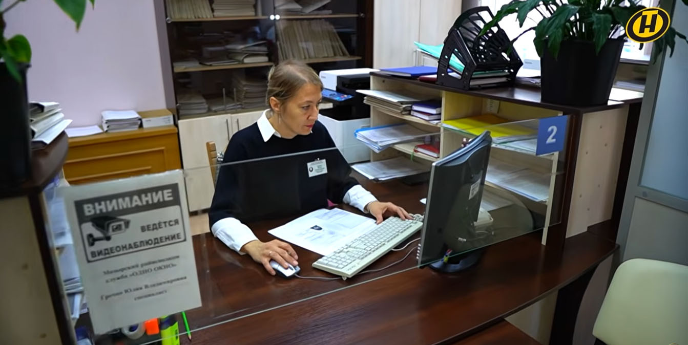Важное изменение коснулось родителей и опекунов пенсионеров. Раньше, когда ребенку с особенностями исполнялось 18, выплаты по уходу прекращались. Теперь это право за ними сохраняется, господдержка непрерывна.