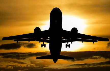 Самолет с министром ДР Конго загорелся после выезда за пределы полосы