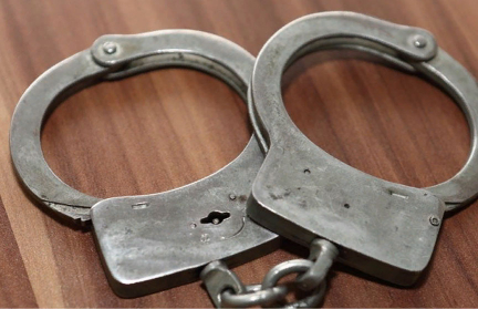 Подросток ранил охранника и полицейских в Москве