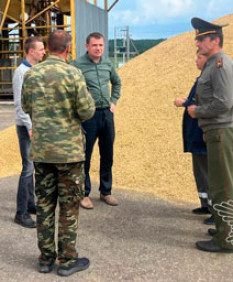 «Армия на страже урожая»: военные комиссары проверили ход уборочной в Гродненской области