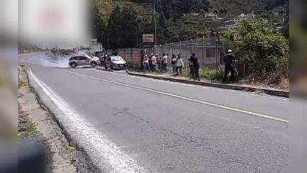 В Эквадоре во время ралли автомобиль на полном ходу врезался в толпу зрителей