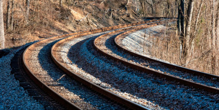 Вблизи Варшавы два пассажирских поезда столкнулись с автомобилем