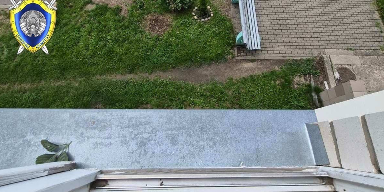 вид из окна с высоты второго этажа
