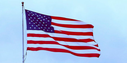 Немецкий комик решил вывесить флаг США в столице Гренландии