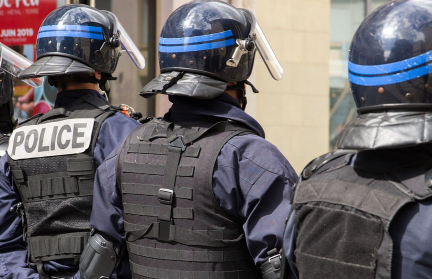 В Сиднее в машине стрелявших на пляже обнаружили бомбу