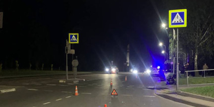 В Мозыре мотоциклист сбил на переходе женщину с коляской
