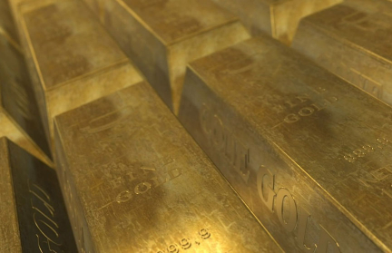 Золото взлетело: цена превысила 4 200 доллара за унцию — новый рекорд