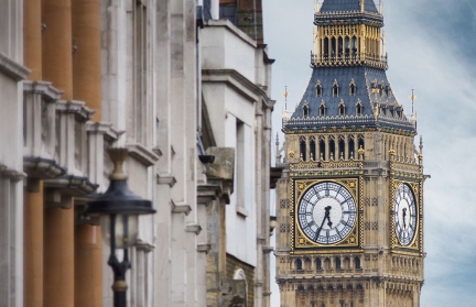 Страшный глаз короля Карла III напугал общественность