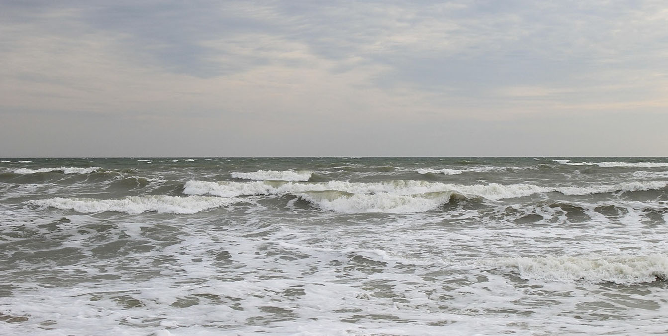 море во время землетрясения