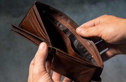 В Германии требуют полностью лишить украинцев пособий